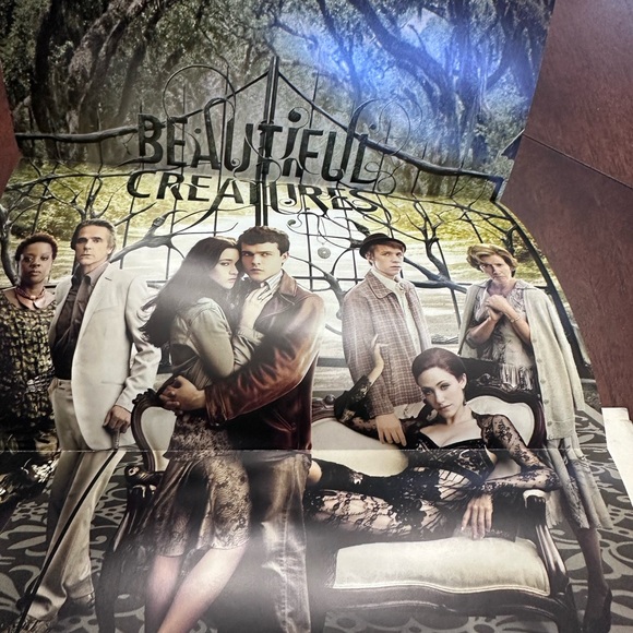 Vampire Diaries Book 1 & Beautiful Creatures Book 1 with poster - Picture 7 of 13
